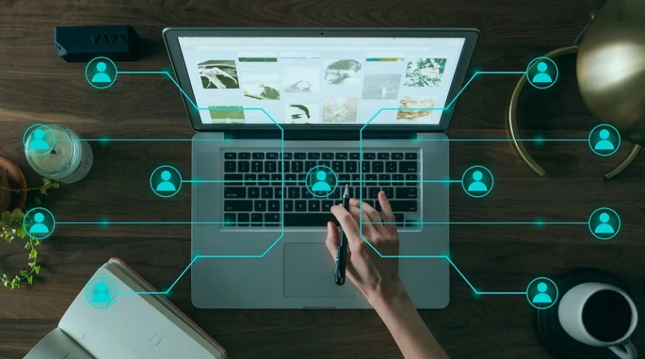 article-florian-newsletter Out of cookies? Fuel an AI-based Audience Engine with first-party data for accurate targeting!