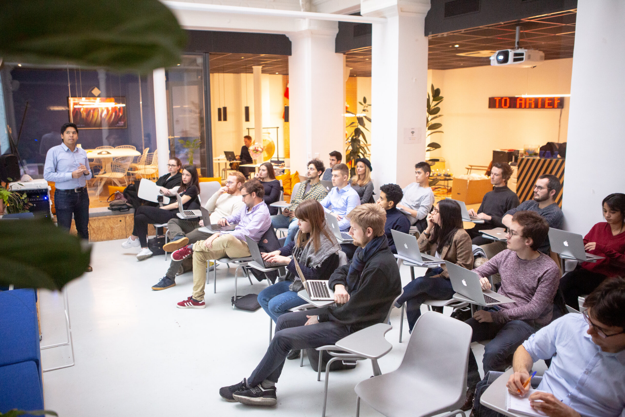 Artefact forme pour recruter