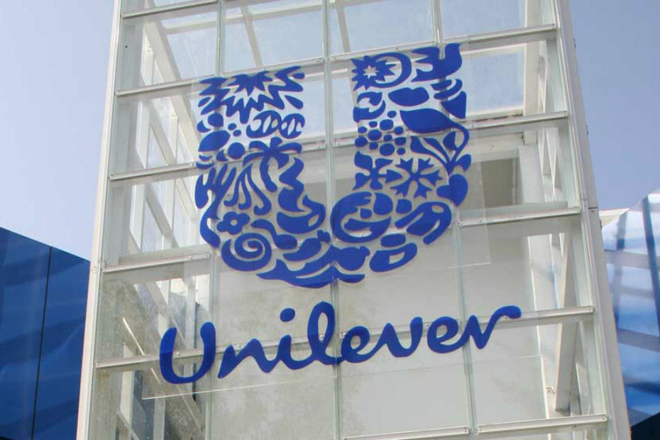 unilever-client-case <span class="highlight">UNILEVER</span> How does Artefact support UNILEVER on Retail Media use cases to increase its sales?