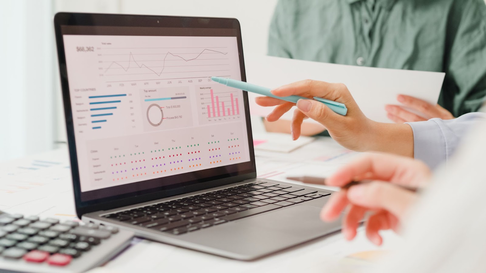 Measuring true marketing ROI while navigating the cookieless world Measuring true marketing ROI while navigating the cookieless world