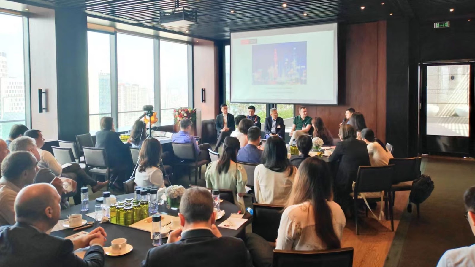 Digitalisation at China Speed: Racing Towards Data and AI Dominance