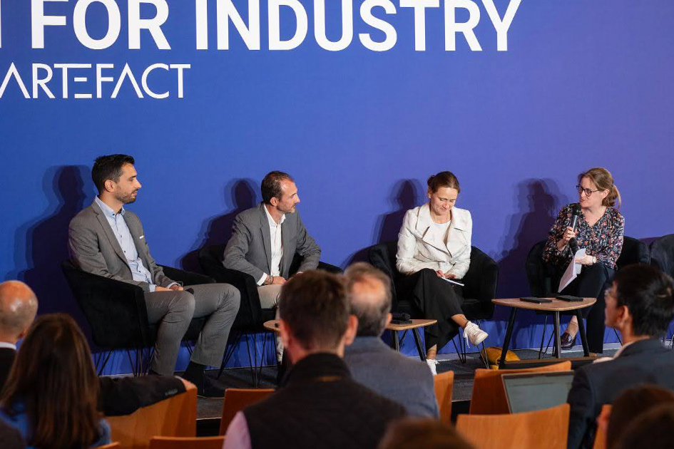 4. The importance of IT and OT data convergence in industry_ FORVIA, SUEZ & ARIANE GROUP at AI for Industry by Artefact – The importance of IT and OT data convergence in industry